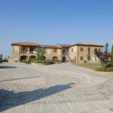 Sleeps 2 Pool Wifi T764956 * Lajatico