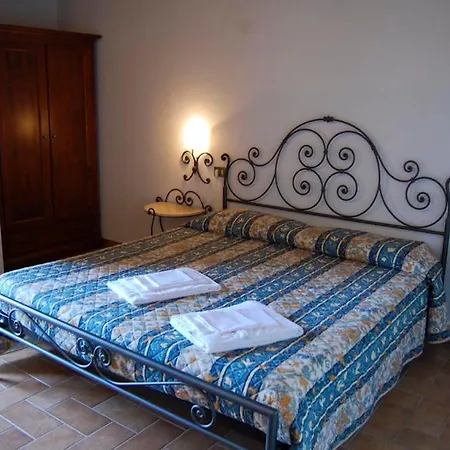 Sleeps 2 Pool Wifi T764956 Lägenhet Lajatico