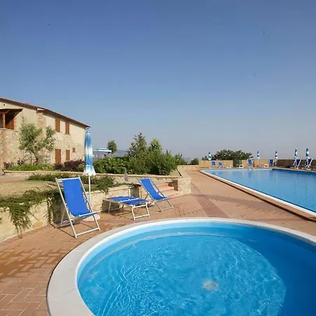 Lägenhet Sleeps 2 Pool Wifi T764956 *